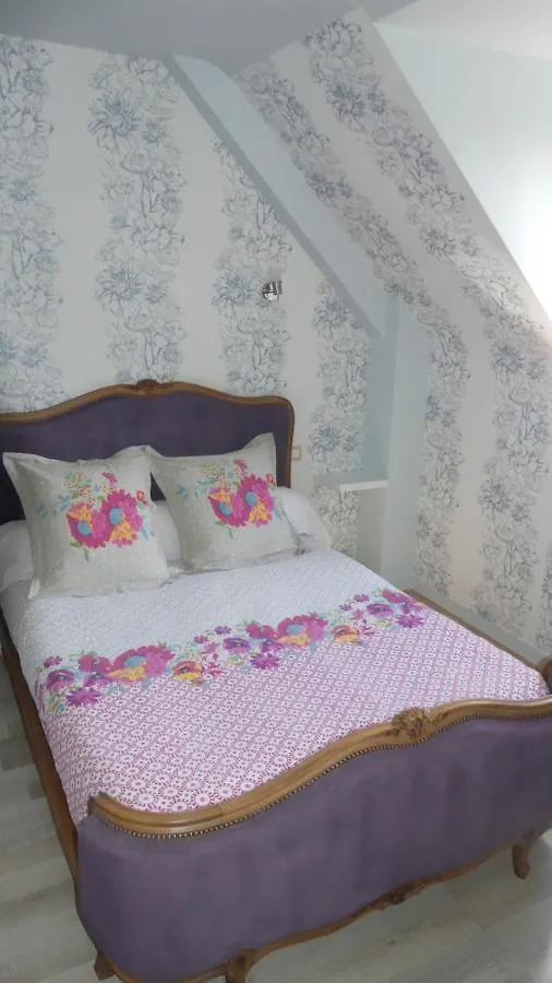 Auberge De La Chesnaie Pleudihen-sur-Rance 0*,  Francia